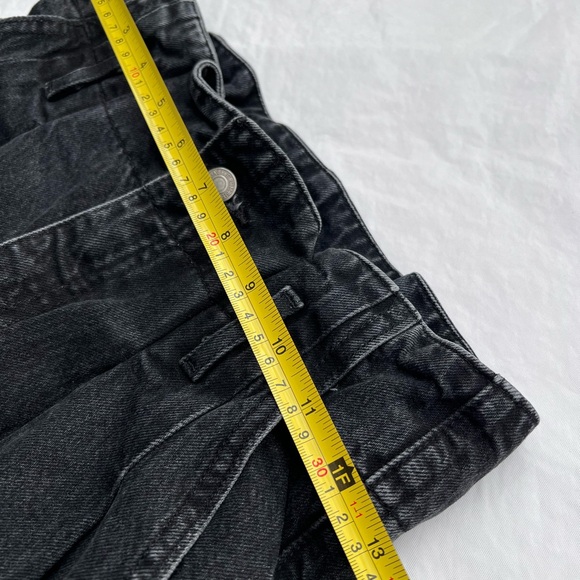 A&F Mom Jeans High Rise Baggy Pleated Black Raw Hem 27/4R - Picture 6 of 7